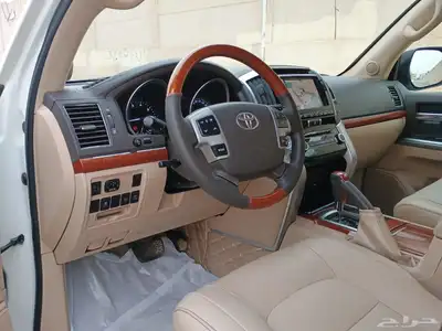 تويوتا لاندكروزر 2015 VXR 16