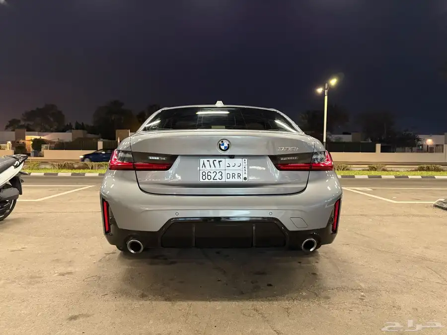 BMW 330 2023 5