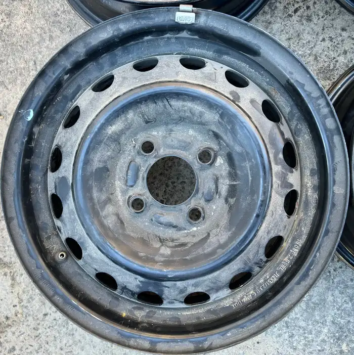 4 جنوط حديد أصلية مقاس 14 5