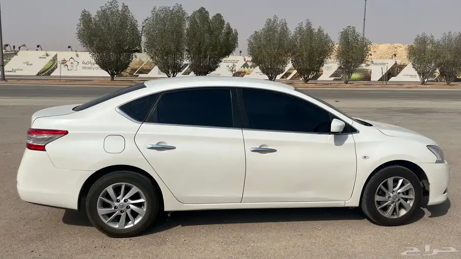 نيسان سنترا 2016 للبيع 4