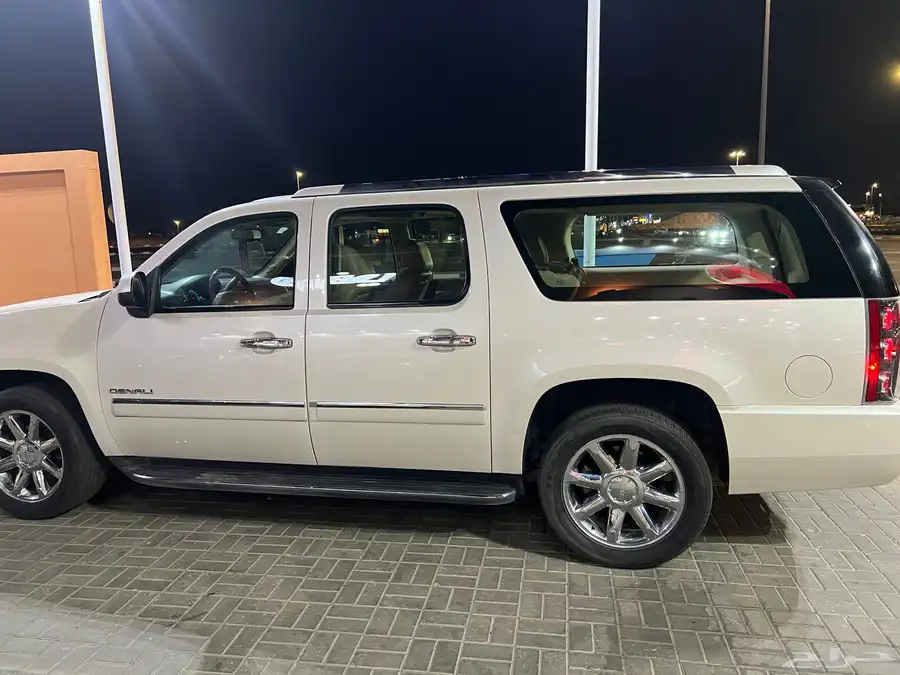 GMC دينالي 2011 13