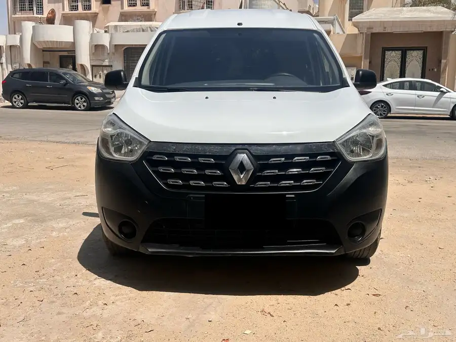 رينو دوكر 2022 بنزين جير عادي نضيف 2