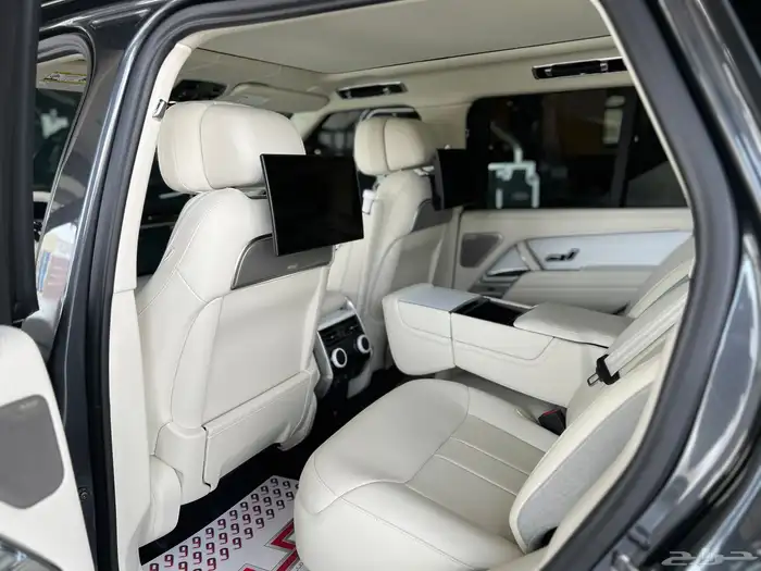 لاند روفر فوج اس في - Range Rover SV 2024 6