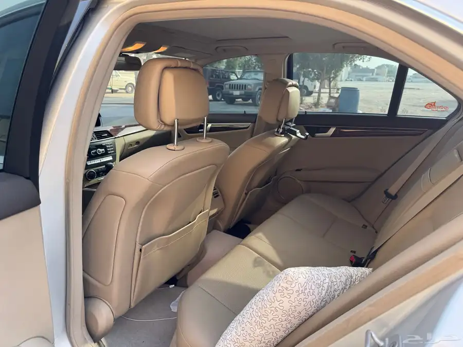 مرسيدس c200 elegance 8
