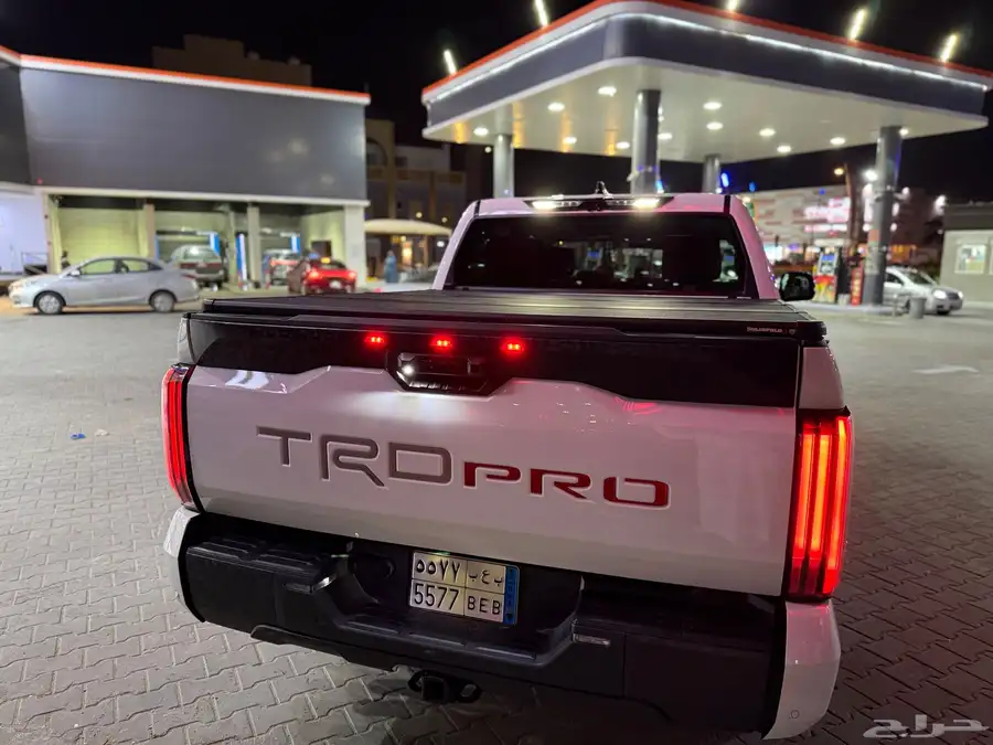 تندرا TRD Pro يحمل لوحة مميزة 10