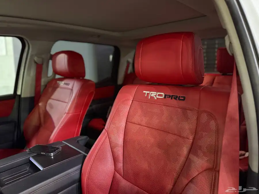 تندرا TRD Pro يحمل لوحة مميزة 16