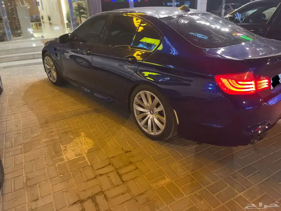 بي ام دبليو الفئة الخامسة 2012 M5 528i 4
