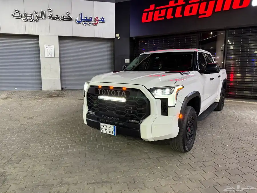تندرا TRD Pro يحمل لوحة مميزة 6