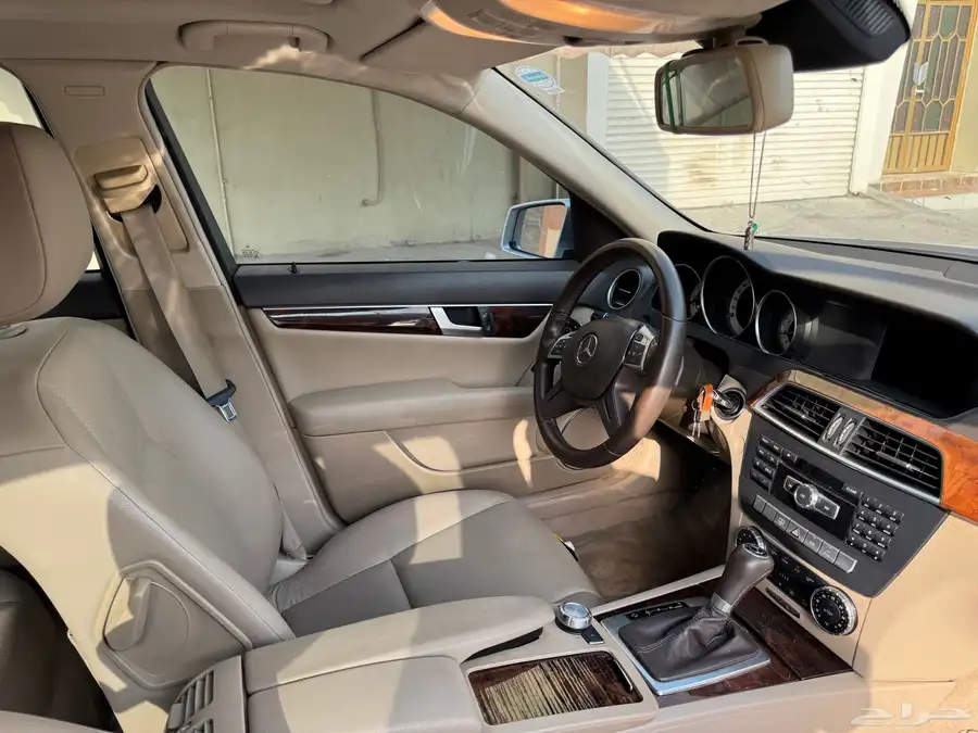 مرسيدس c200 elegance 6