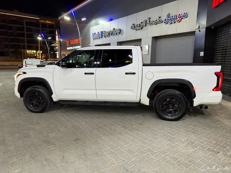 تندرا TRD Pro يحمل لوحة مميزة 9