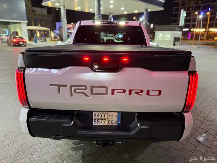 تندرا TRD Pro يحمل لوحة مميزة 12