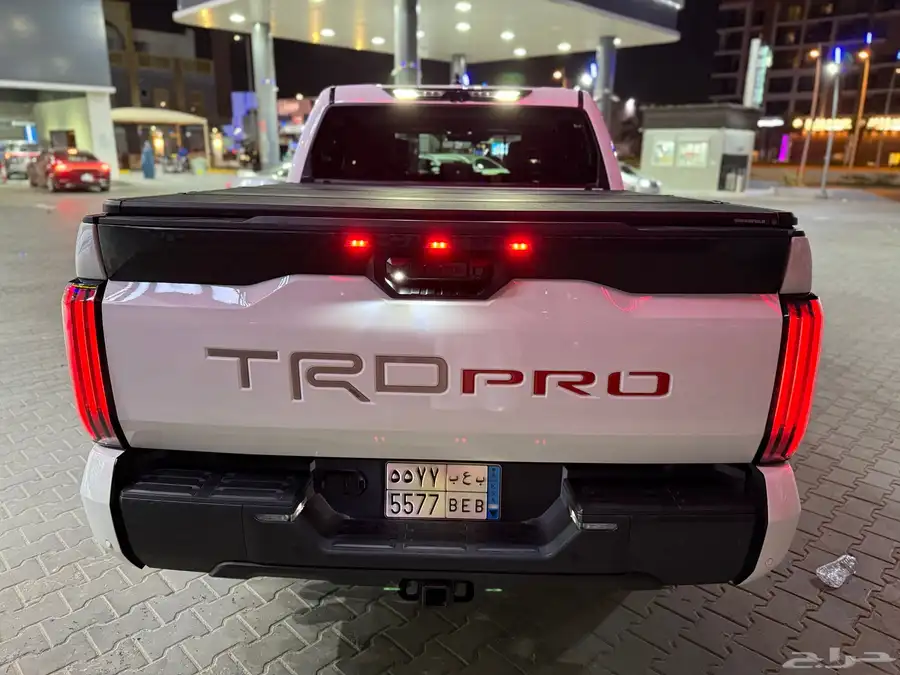 تندرا TRD Pro يحمل لوحة مميزة 12