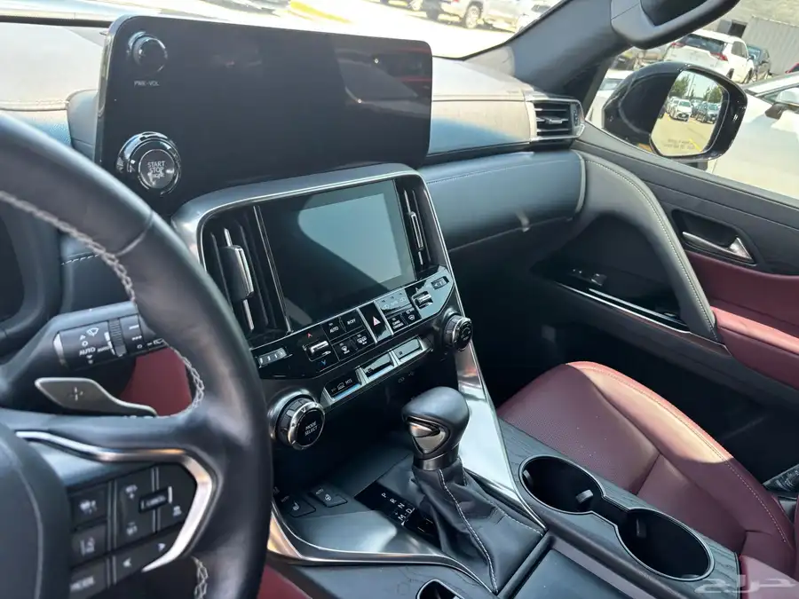 للبيع لكزز LX600 موديل 2023 وارد كندا 9