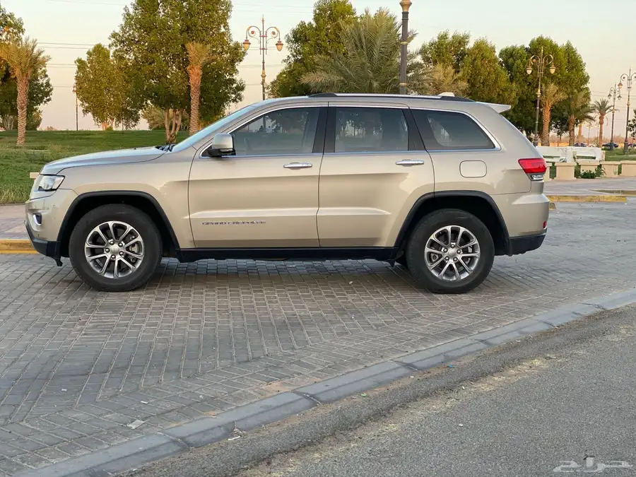 جراند شيروكي 2015 2