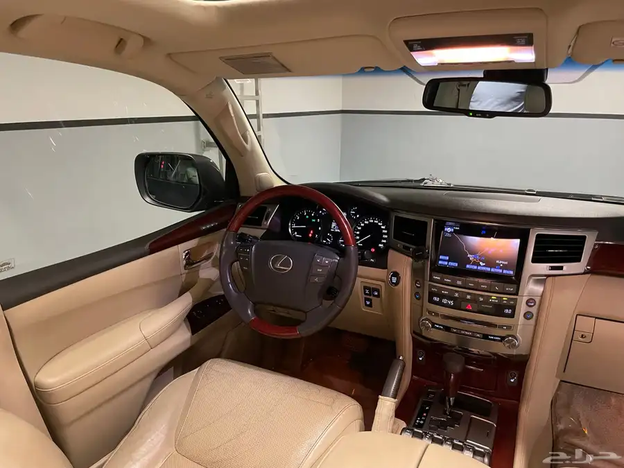 للبيع جيب لكزس LX570 2013 9