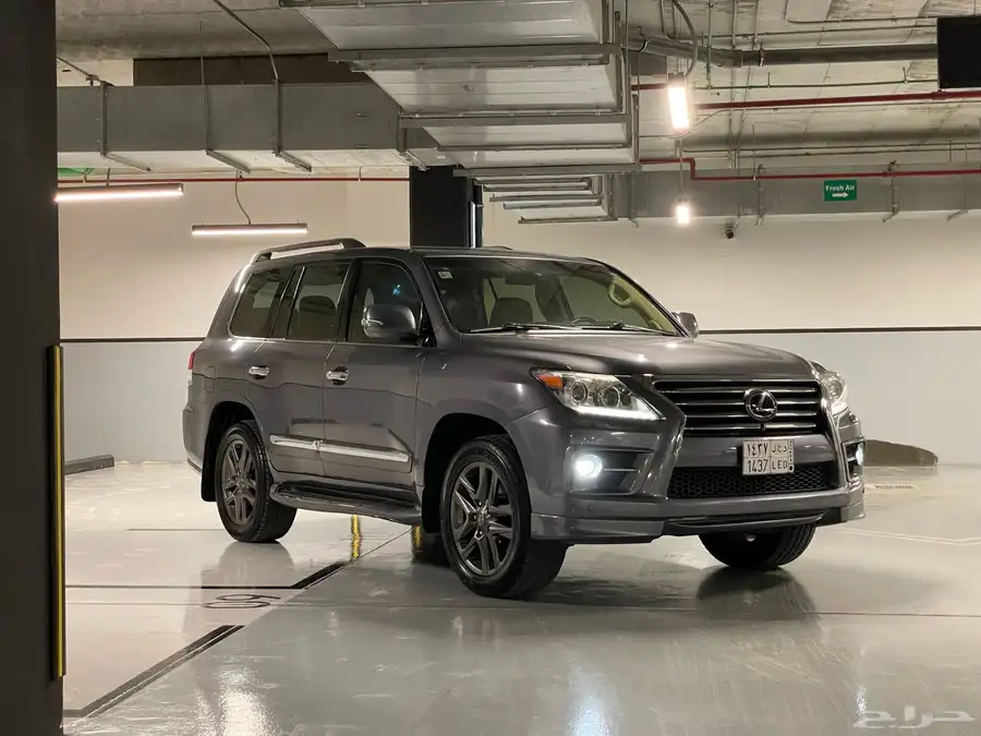 للبيع جيب لكزس LX570 2013 2