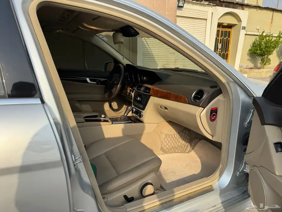 مرسيدس c200 elegance 5