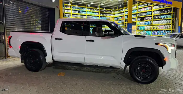 تندرا TRD Pro يحمل لوحة مميزة 3