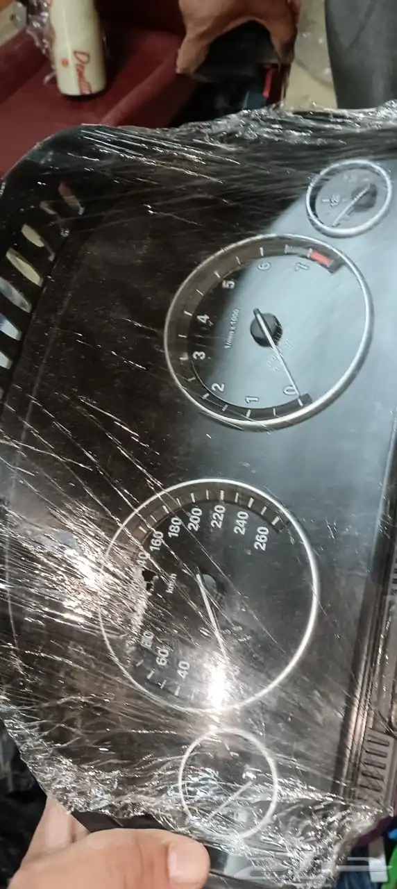 للبيع قطع BMW M5 78