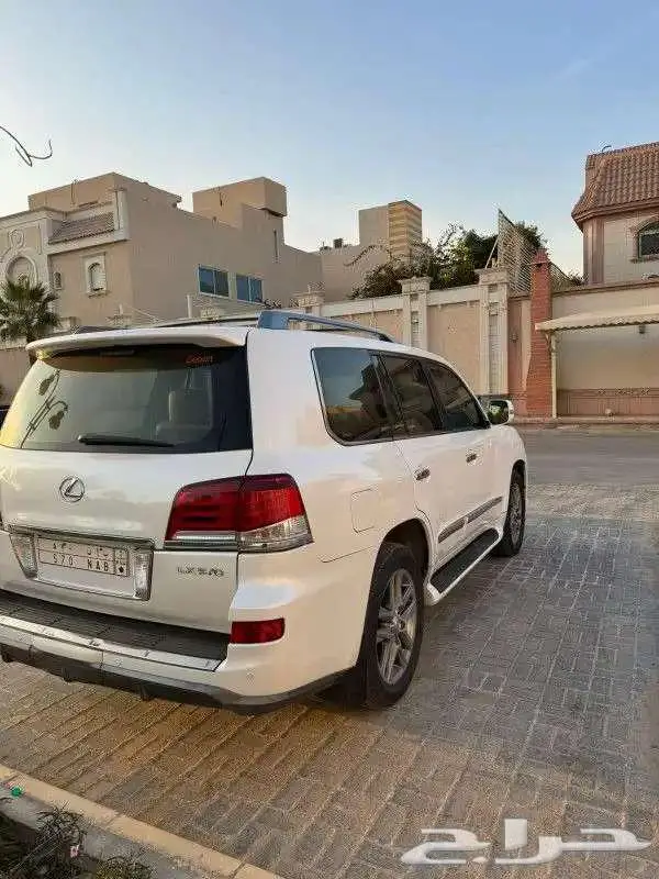 جيب لكزس LX570 موديل 2012 استخدام شخصي 1
