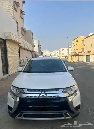 ميتسوبيشي اوتلاندر 2022 اقبل البدل 3