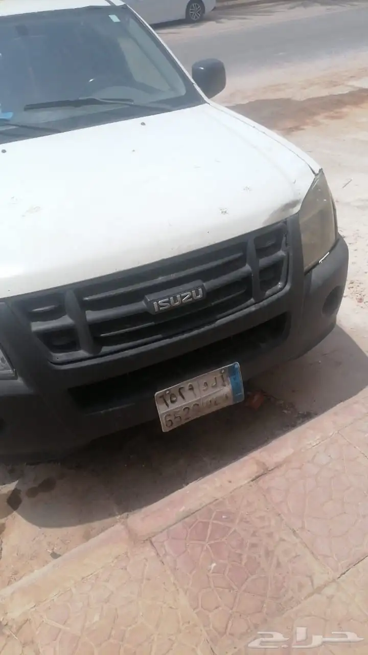 سياره اسيزواء موديل 2012 3