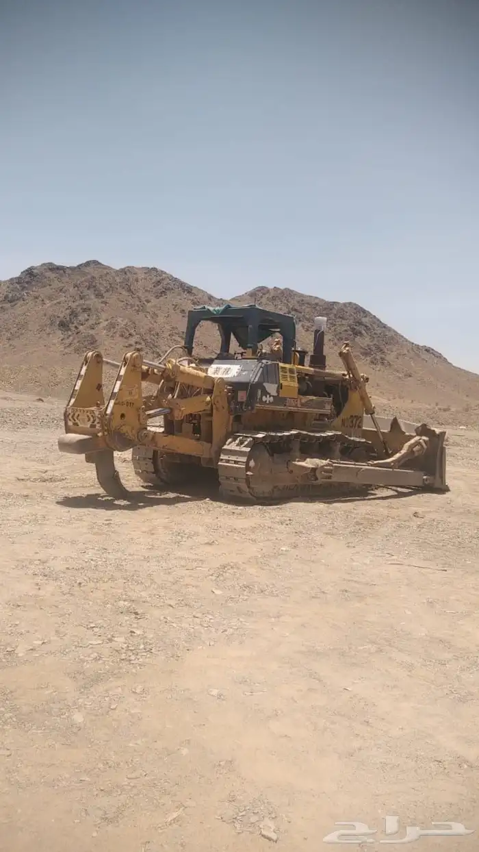 بلدوزر للبيع او للإيجارD155 2