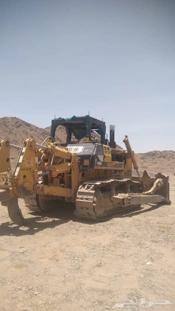 بلدوزر للبيع او للإيجارD155 6