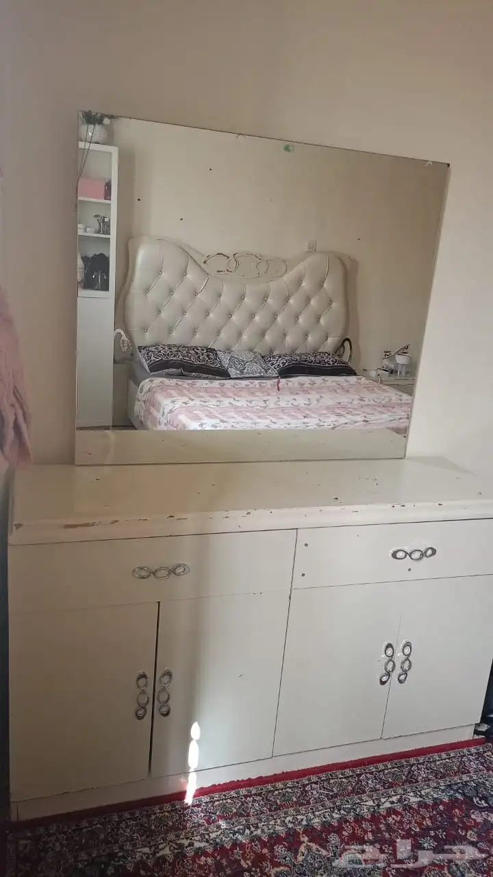 غرفه نوم نضيفه على السوم 0