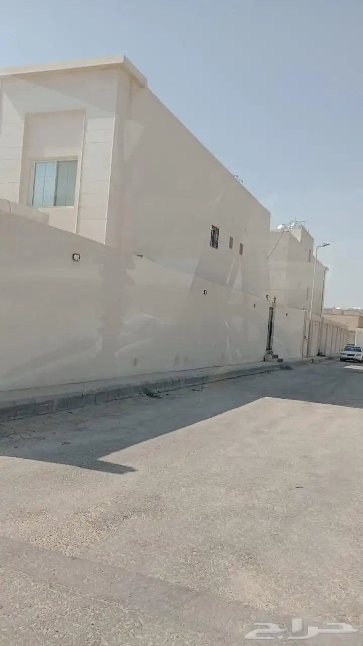 فلة للإيجار العزيزية حي العقيق 2