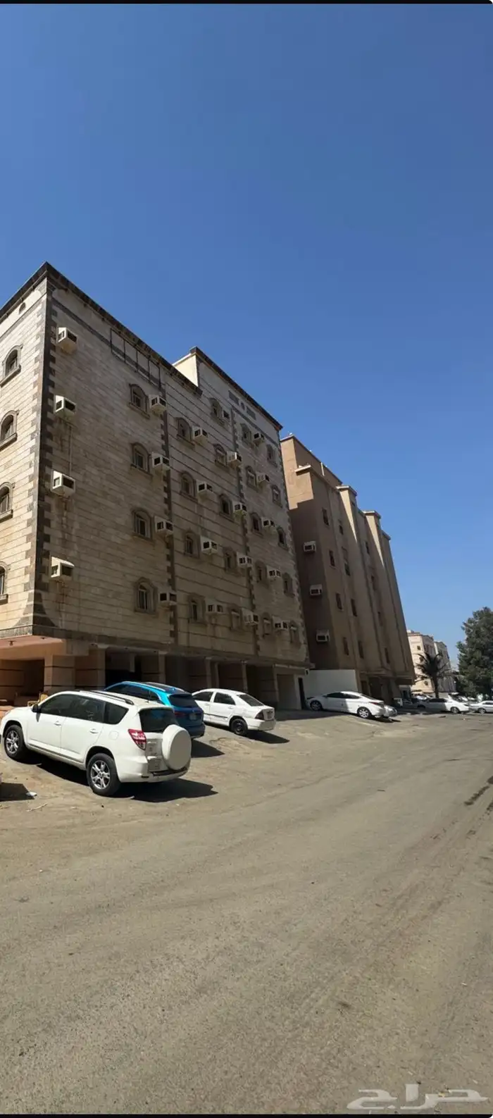 للبيع شقة مميزة على شارعين بحي المنار 0