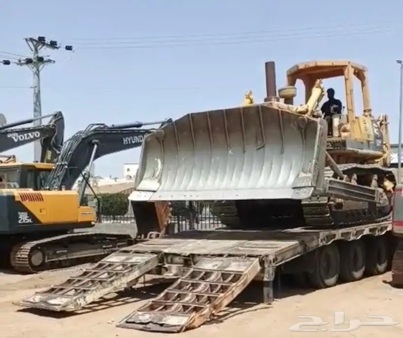 بلدوزر كوماتسو 155 نظيف على الشرط 0