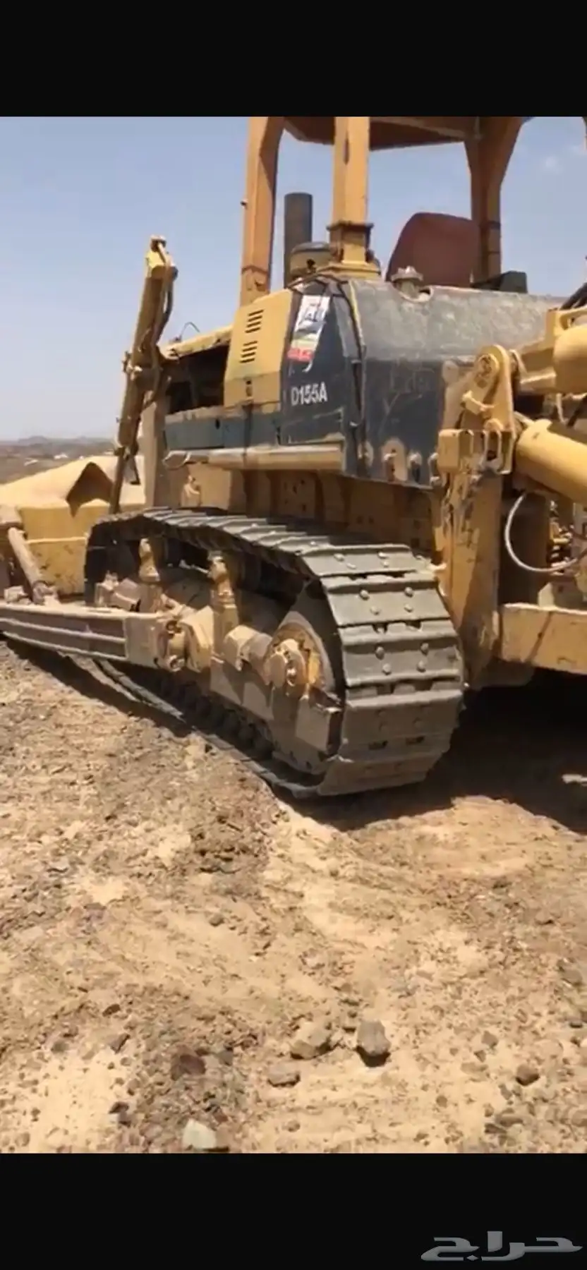 بلدوزر كوماتسو 155 نظيف على الشرط 4