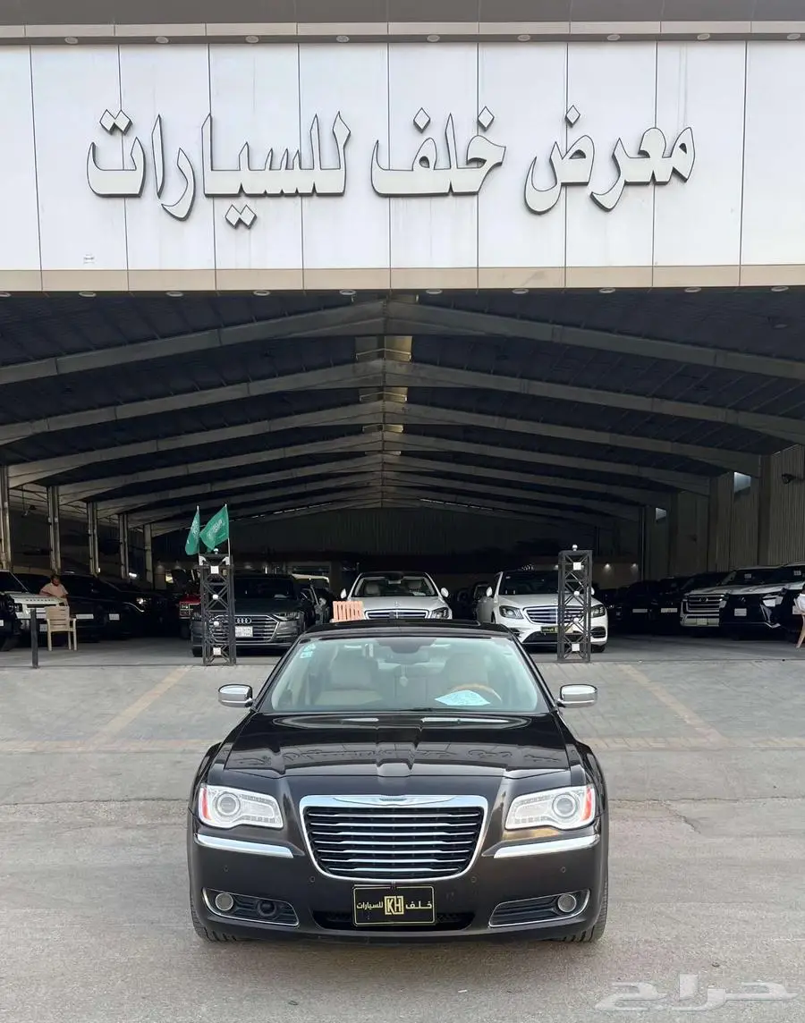 كرايزلر C300 موديل 2013 - معرض خلف للسيارات 0