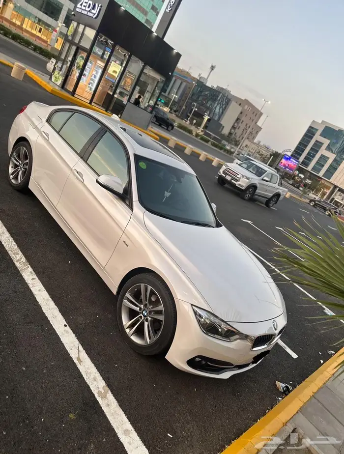 بي ام دبليو 318i موديل 2018 1