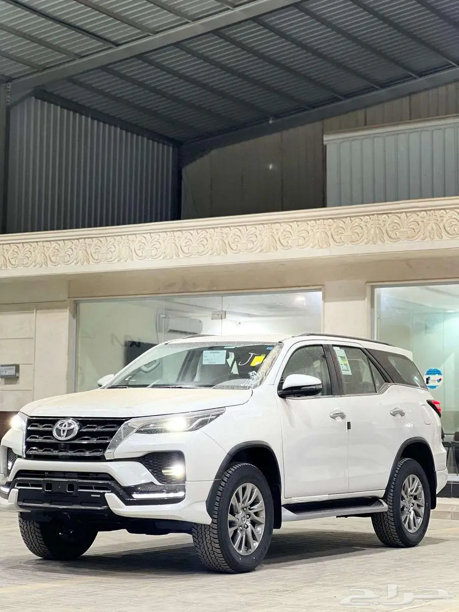 فورشنر بنزين 6سرندل VX1 2025 ويتوفر VX3 10