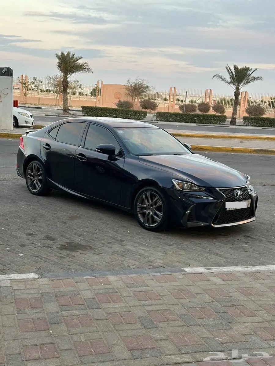 لكزس is 2017 f200 سعودي 3