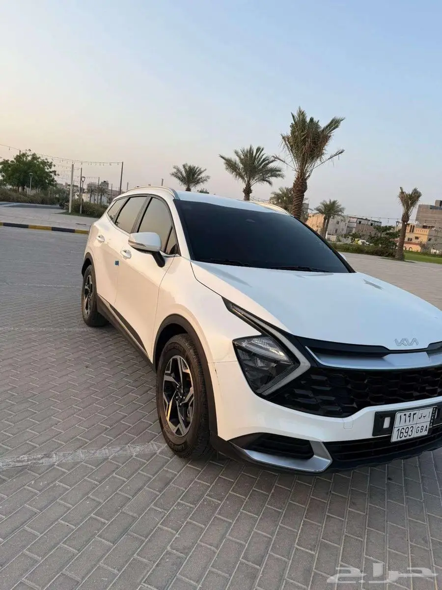 كيا سبورتاج 2022 فل ديزل المكينه 2000 استخدام شخصي للبيع 3