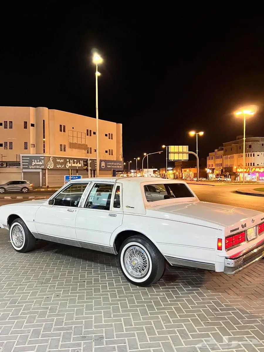 كابريس ابيض 1989 0