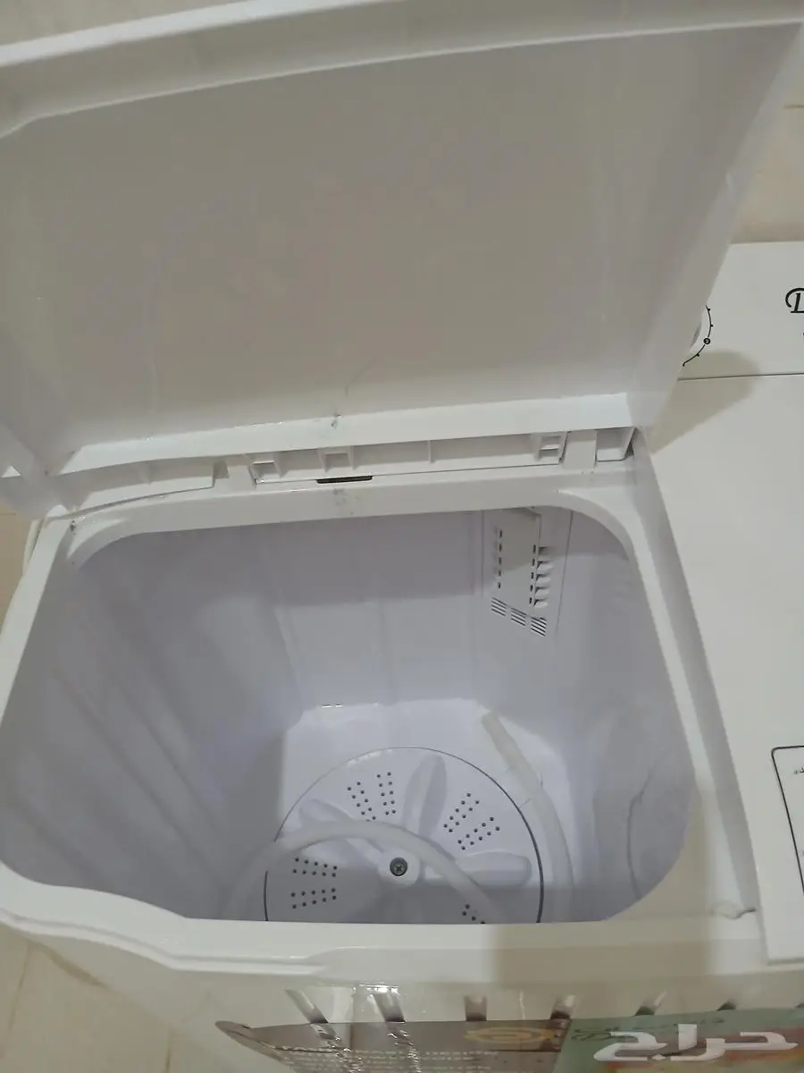 للبيع غساله 5 ك و ثلاجه 13 9قدم ومكيف شباك الزامل طن ونص 7