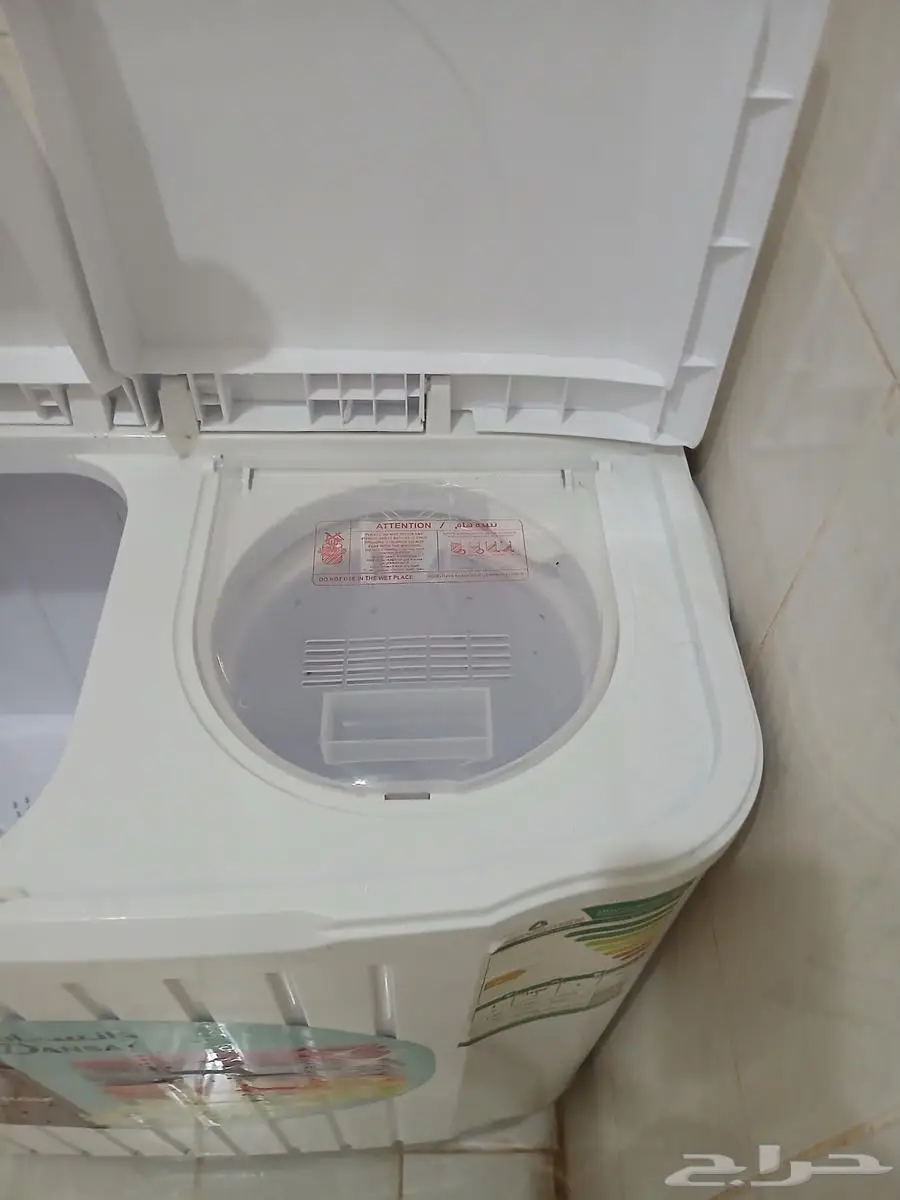 للبيع غساله 5 ك و ثلاجه 13 9قدم ومكيف شباك الزامل طن ونص 8