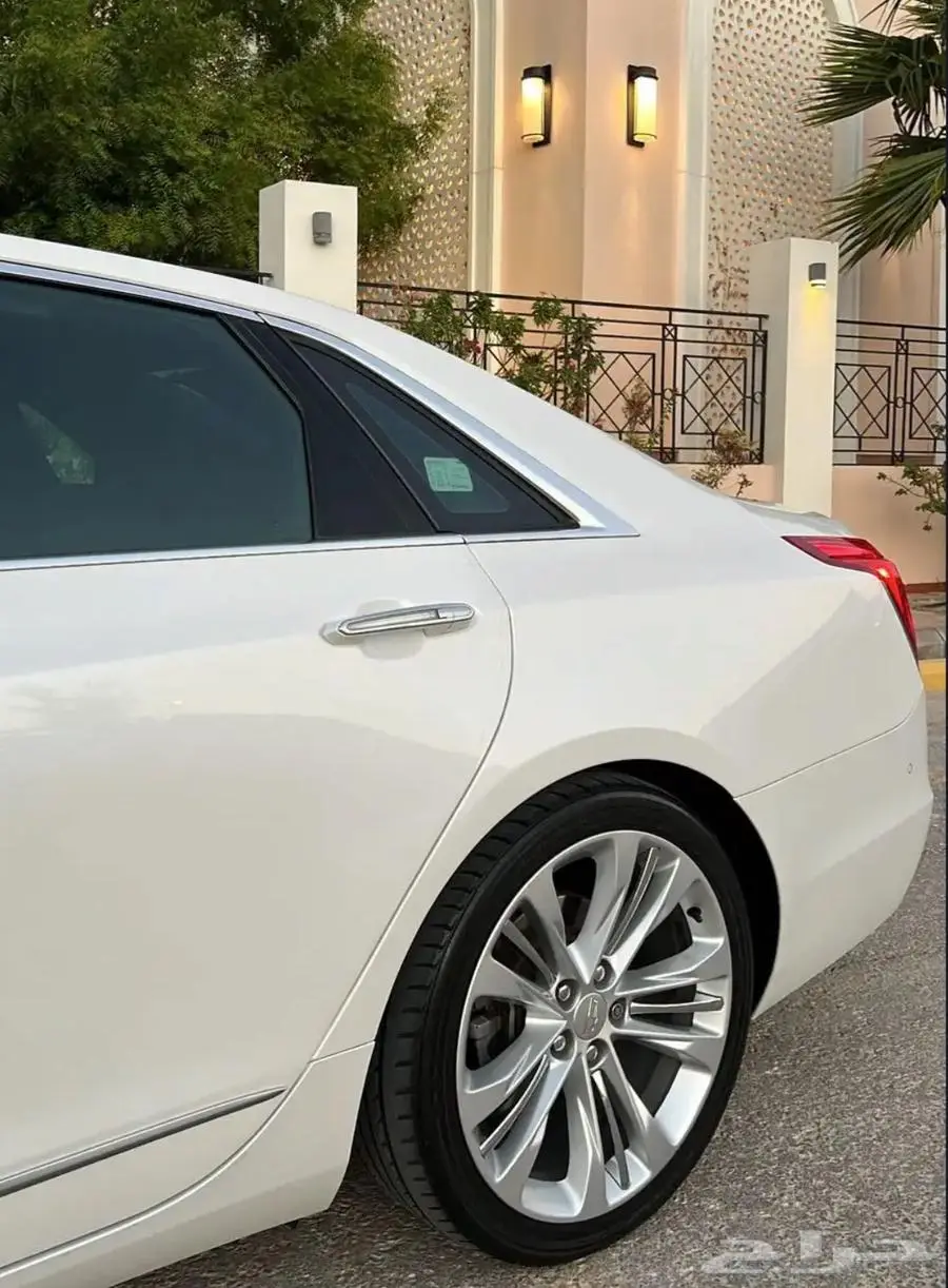 كاديلاك بلاتينوم أعلى فئه نظيف 5