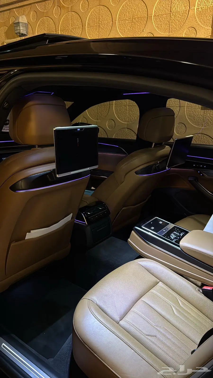 للبيع audi A8 2018 فل كامل 9