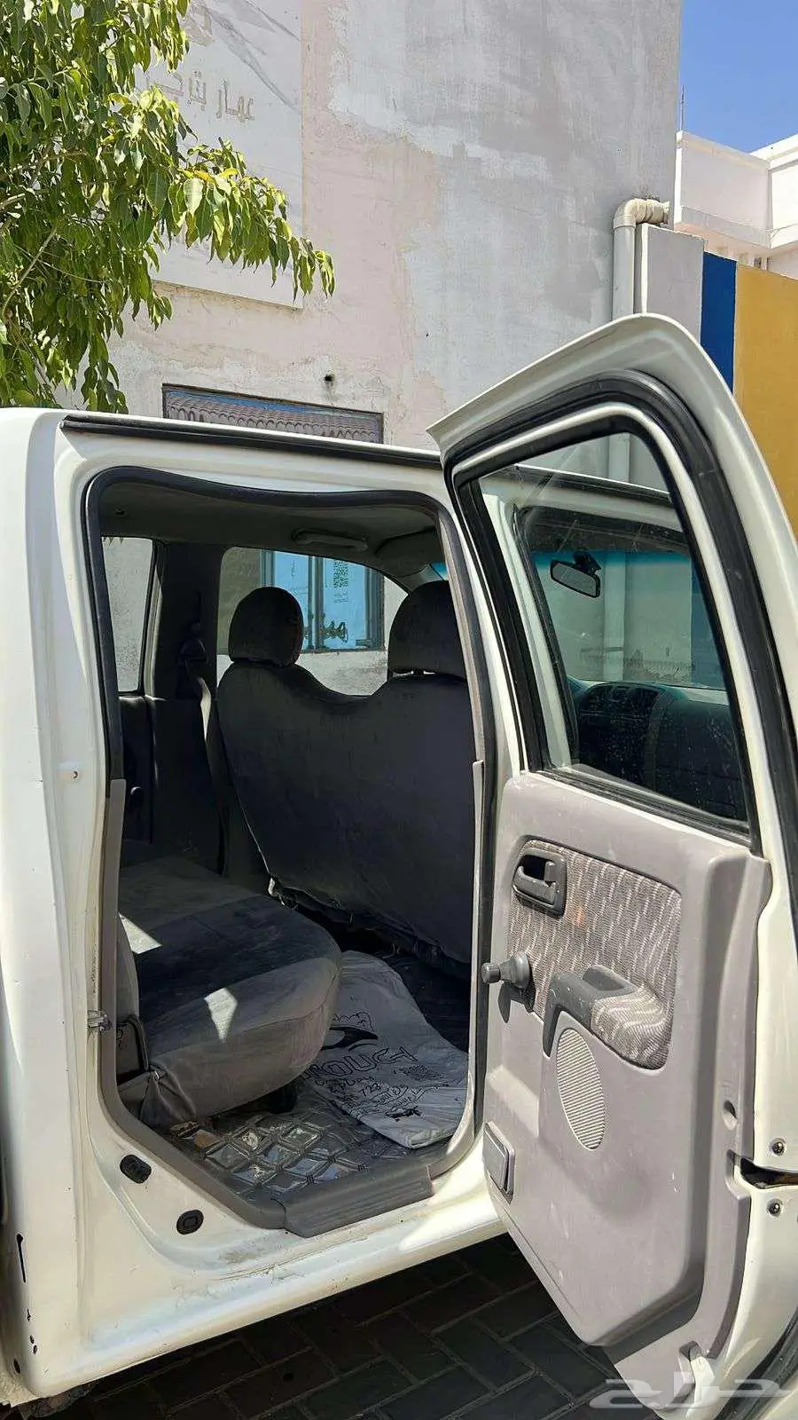 سيارة إيسوزو موديل 2005 5