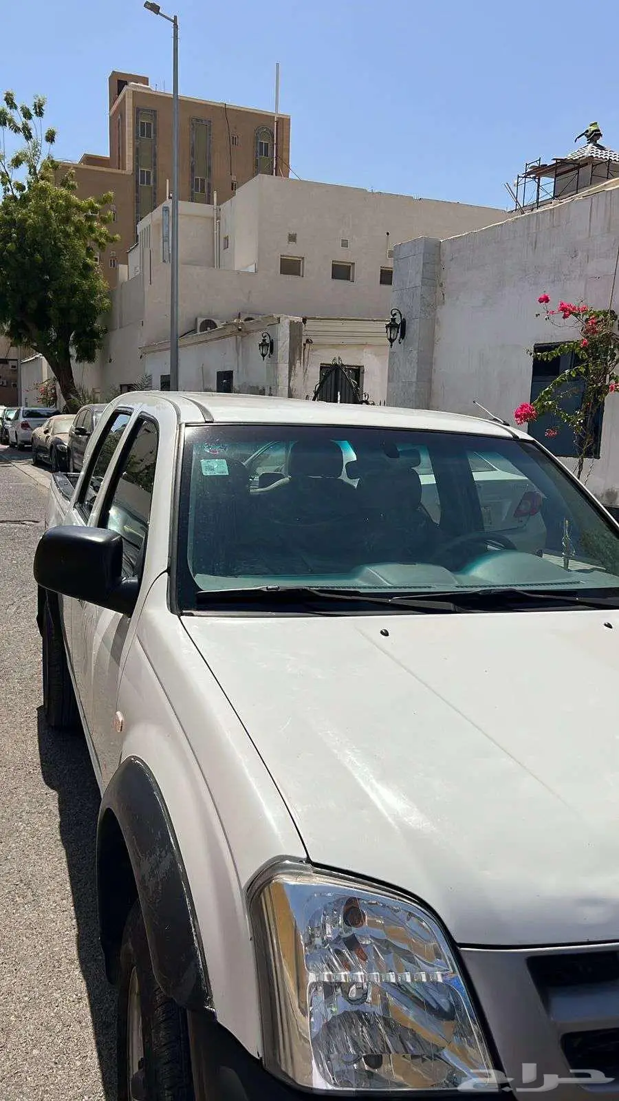 سيارة إيسوزو موديل 2005 2