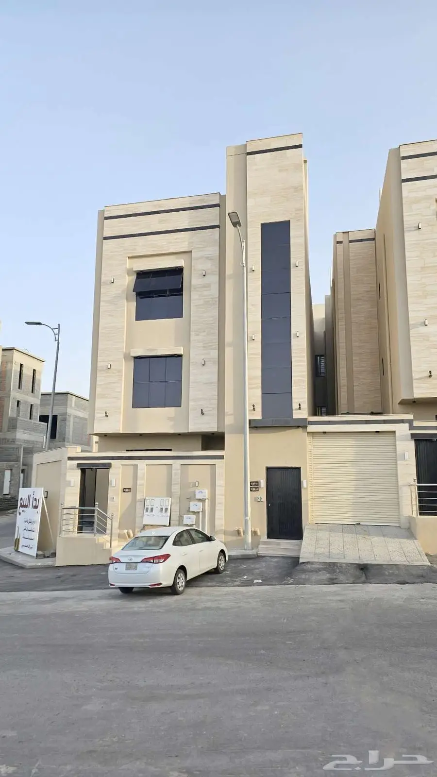 للبيع شقق علويهVIPسطح مستقل مصعدراكب بين أبها الخميس الضيافه 0