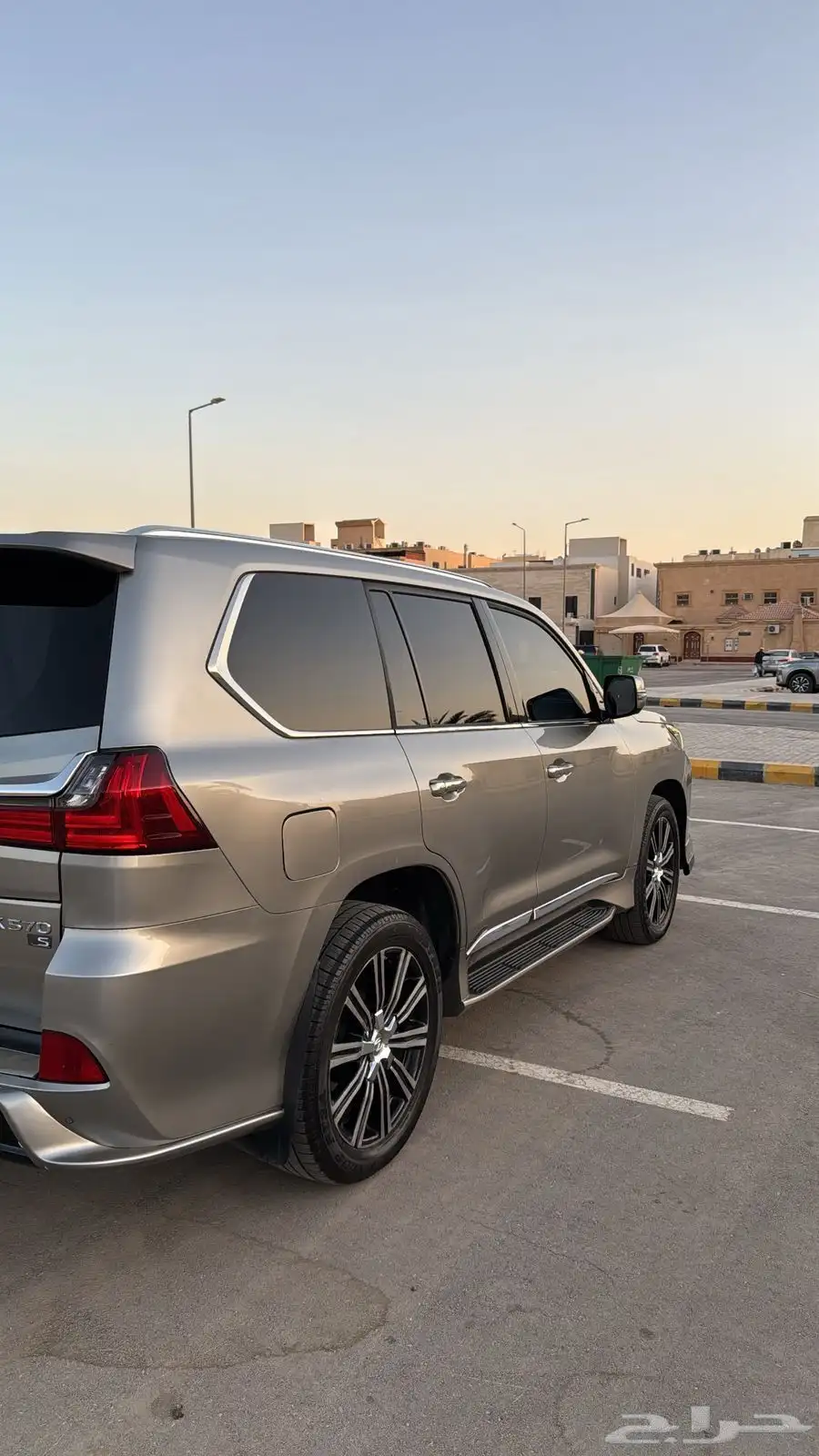جيب لكزس 2016 . LX570 4