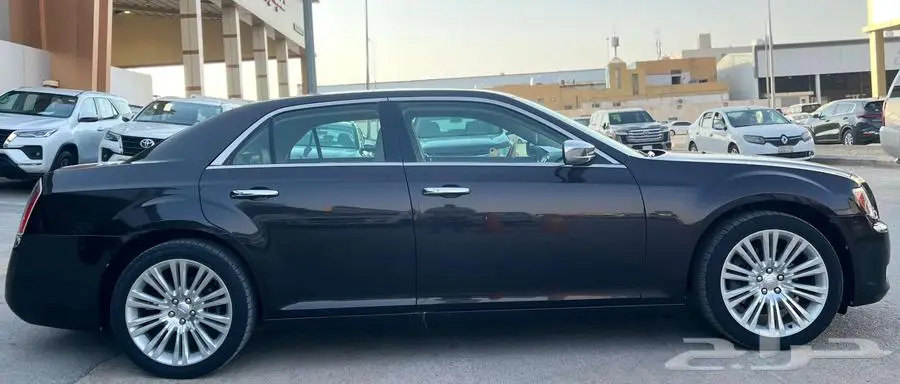 كرايزلر C300 موديل 2013 - معرض خلف للسيارات 4
