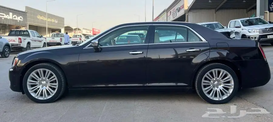 كرايزلر C300 موديل 2013 - معرض خلف للسيارات 3
