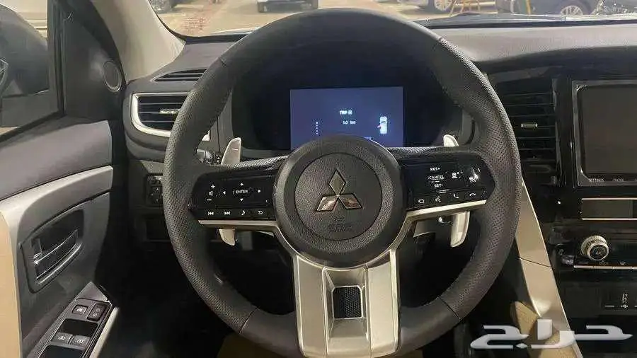 ميتسوبيشي مونتيرو نص فل موديل 2025 بنزين 6